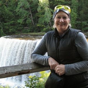 Meet your Posher, Angela